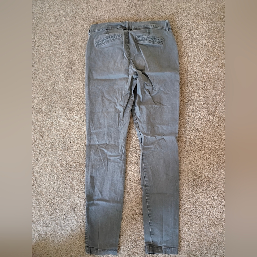 Old Navy Skinny Khaki Pants - Picture 4 of 11
